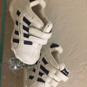 Size 2w infant shoes by champion worn once